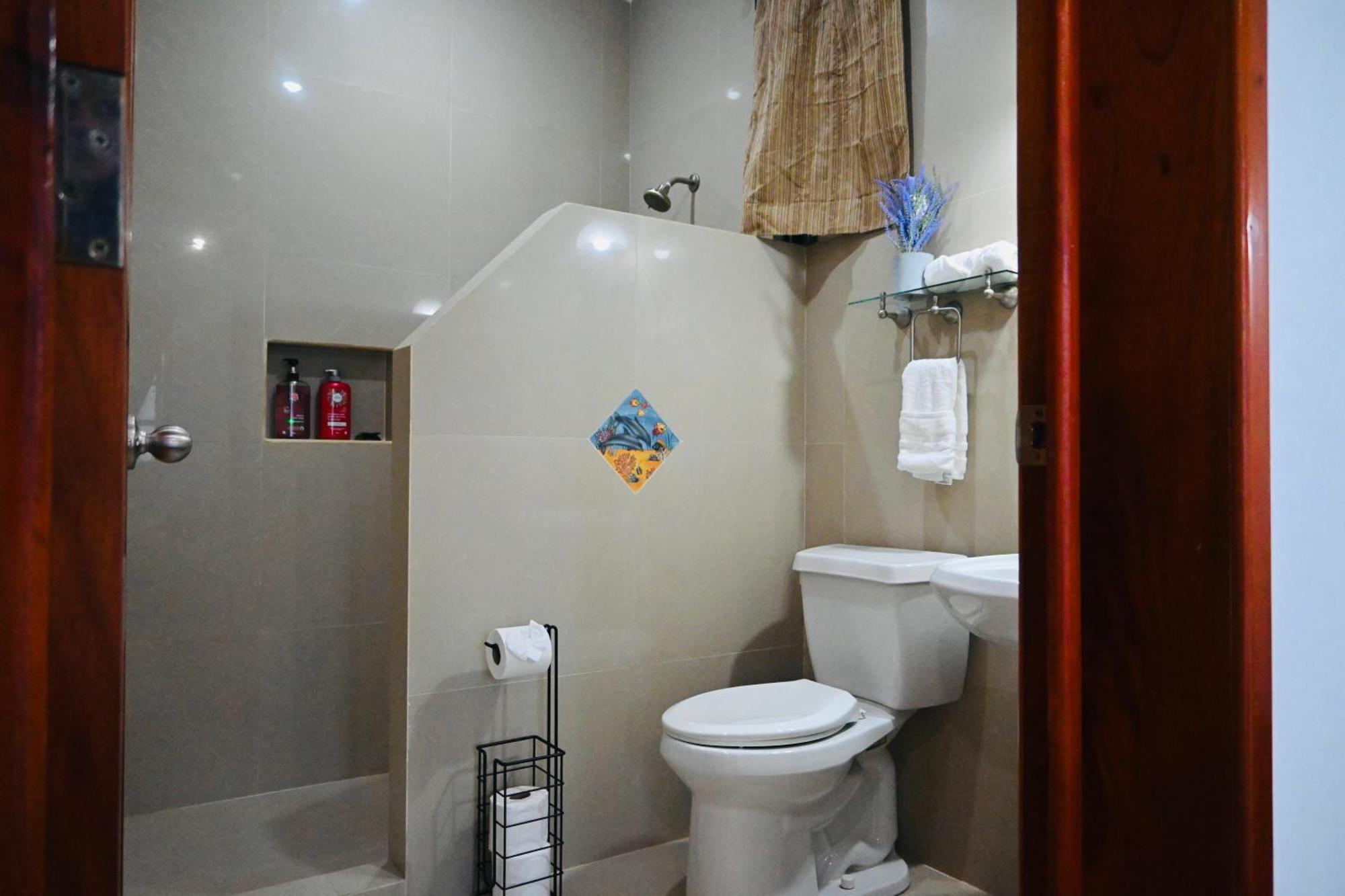 Casa Perez 5 Bedrooms With Private Bathroom Each *