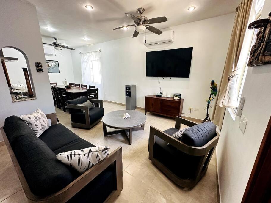 Casa Perez 5 Bedrooms With Private Bathroom Each Сasa de vacaciones Isla Mujeres