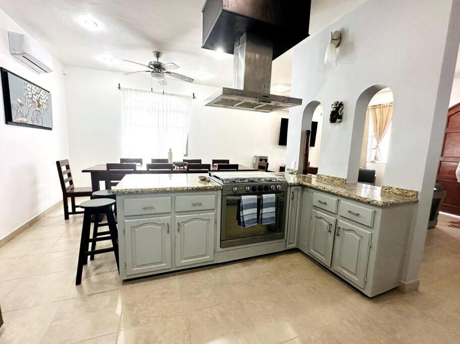 Сasa de vacaciones Casa Perez 5 Bedrooms With Private Bathroom Each Isla Mujeres